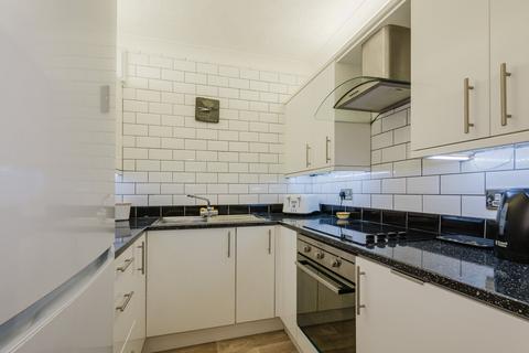 2 bedroom apartment for sale, Edge Lane, Stretford, Manchester, M32