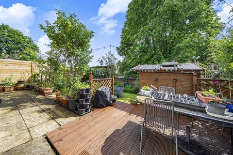 4 bedroom semi-detached house for sale, St Martin's Close, East Horsley