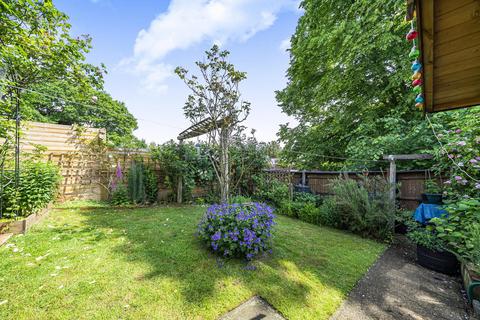 4 bedroom semi-detached house for sale, St Martin's Close, East Horsley