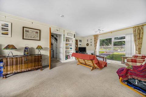 4 bedroom semi-detached house for sale, St Martin's Close, East Horsley