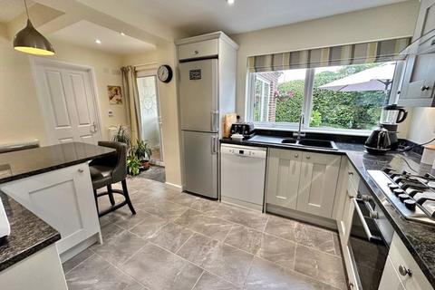 20 Cathedral View, Truro, TR1 3UF