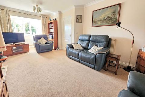 3 bedroom detached house for sale, Darwin Close, Lee-On-The-Solent, PO13