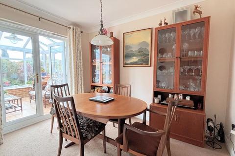 3 bedroom detached house for sale, Darwin Close, Lee-On-The-Solent, PO13