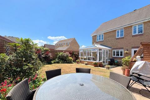 3 bedroom detached house for sale, Darwin Close, Lee-On-The-Solent, PO13