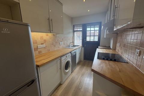 2 bedroom apartment to rent, St. Martins Square, Chichester
