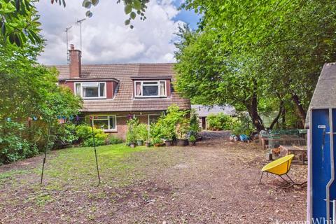 undefined, Headland Close, Great Missenden