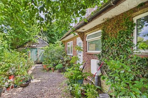 undefined, Headland Close, Great Missenden
