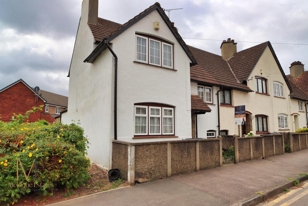 Greenhithe DA9 3 bed end of terrace house - £315,000