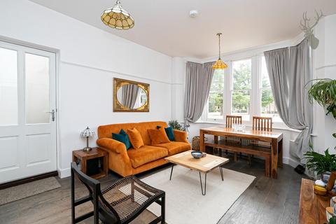 2 bedroom flat for sale, Thomas Barnardo Way, Ilford IG6