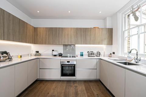 2 bedroom flat for sale, Thomas Barnardo Way, Ilford IG6