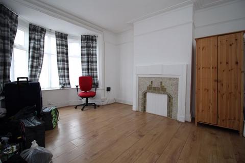 4 bedroom terraced house to rent, Padwell Road, Southampton SO14
