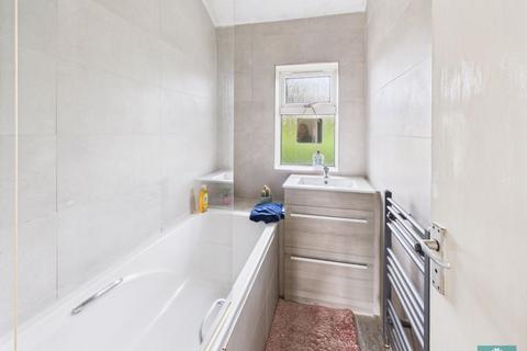 54 Church Road, Shaw, Oldham, OL2 7AU