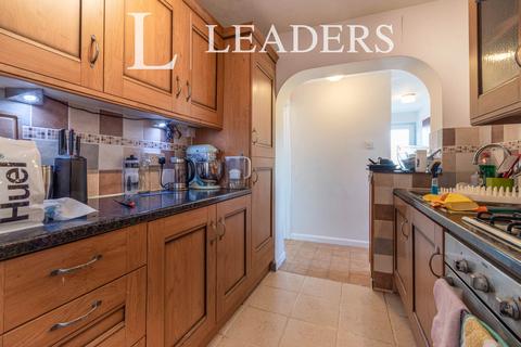 3 bedroom semi-detached house to rent, Mullway, Letchworth Garden City , SG6 4BG