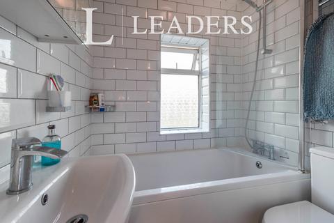 3 bedroom semi-detached house to rent, Mullway, Letchworth Garden City , SG6 4BG
