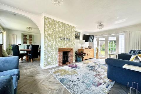 5 bedroom detached bungalow for sale, Towcester Road, Milton Malsor, Northampton NN4