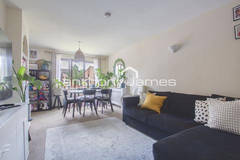 11 Cricketers Close, Erith, DA8 1TU