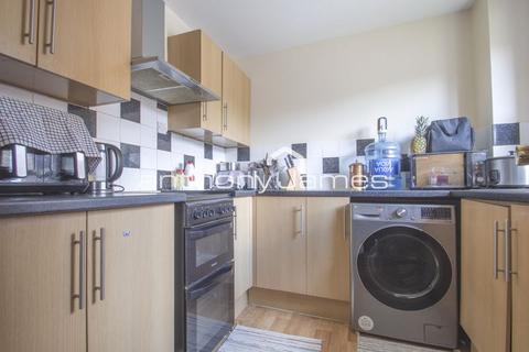 11 Cricketers Close, Erith, DA8 1TU