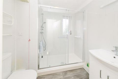 2 bedroom apartment for sale, St.James Road, East Grinstead RH19