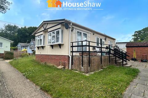 undefined, Chesham Road, Wigginton, HP23