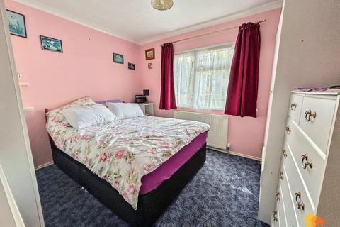 2 bedroom mobile home for sale, Chesham Road, Wigginton, HP23