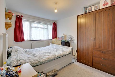 5 Quantock Avenue, Caversham, Reading, RG4 6PY