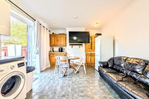 4 bedroom end of terrace house for sale, Edgehill Road, Mitcham, London, CR4 2HW