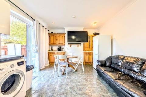 undefined, Edgehill Road, Mitcham