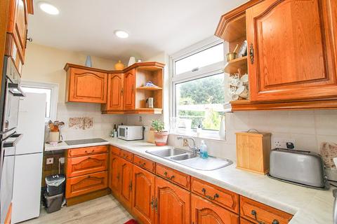 22 Fryston Avenue, Coulsdon, CR5 2PT