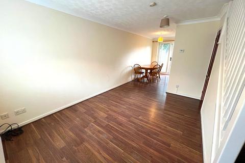 2 bedroom terraced house to rent, Pittman Gardens, Ilford IG1