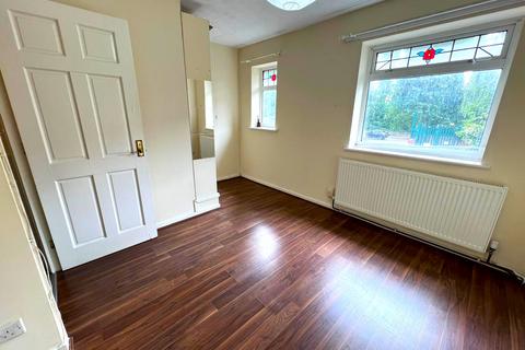 2 bedroom terraced house to rent, Pittman Gardens, Ilford IG1