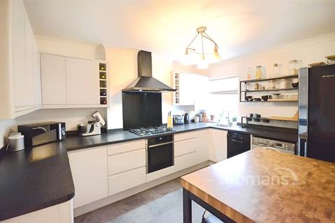 2 bedroom maisonette for sale, High Street, Aldershot, Hampshire