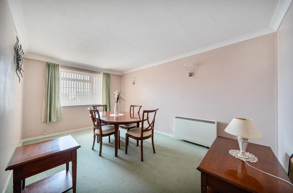 Dining/Bedroom