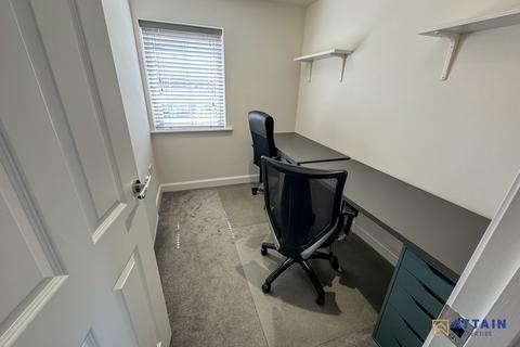 3 bedroom detached house to rent, Multimode Close, Beeston NG9