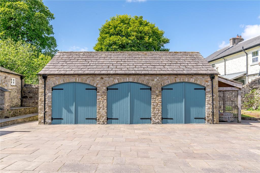Triple Garage