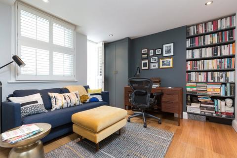 16 Sylvester Path, London, E8 1EN