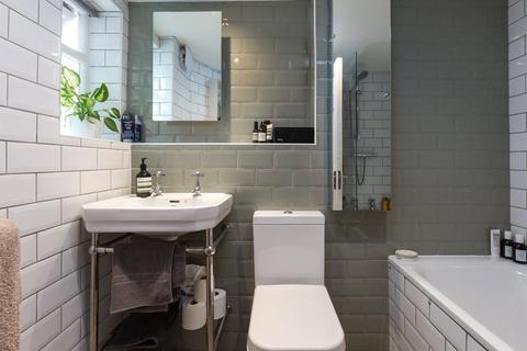 16 Sylvester Path, London, E8 1EN