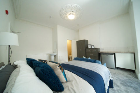 undefined, Room 7