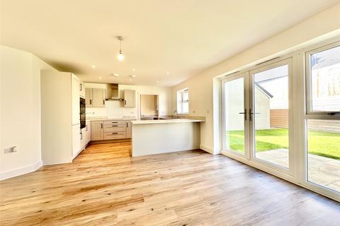 3 bedroom bungalow for sale, Estuary Avenue, Appledore, Bideford, Devon, EX39