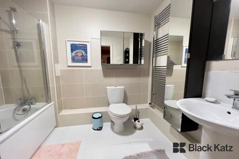 2 bedroom apartment to rent, SE14