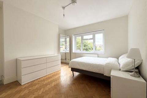 3 bedroom apartment for sale, Horn Lane, London, W3