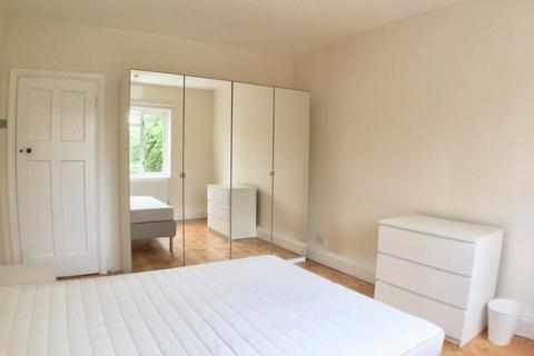 3 bedroom apartment for sale, Horn Lane, London, W3