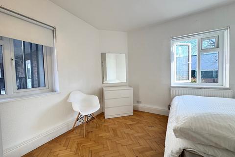 3 bedroom apartment for sale, Horn Lane, London, W3