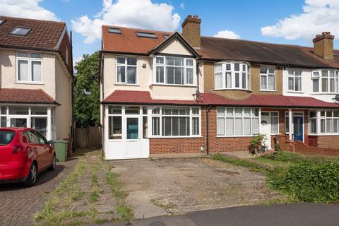 25 Sandringham Road, Worcester Park, KT4 8XW