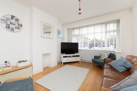 25 Sandringham Road, Worcester Park, KT4 8XW
