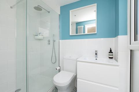 25 Sandringham Road, Worcester Park, KT4 8XW