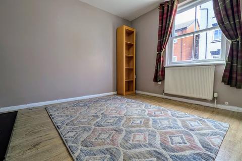 Flat D, Caxton House, 4 Bewdley Street, Evesham, WR11 4AD