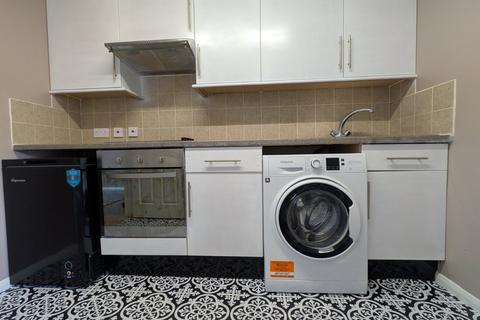 Flat D, Caxton House, 4 Bewdley Street, Evesham, WR11 4AD