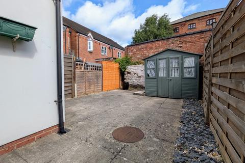 Flat D, Caxton House, 4 Bewdley Street, Evesham, WR11 4AD