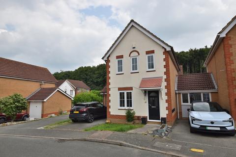 2 bedroom detached house to rent, Stafford Crescent, Essex CM7