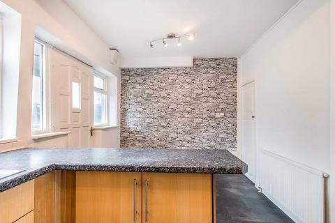 3 bedroom terraced house to rent, Dawlish Grove, Leeds LS9